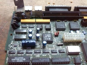 Macintosh SE/30 - Sostituzione condensatori
