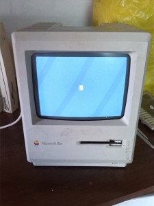 Macintosh Plus - Happy Mac